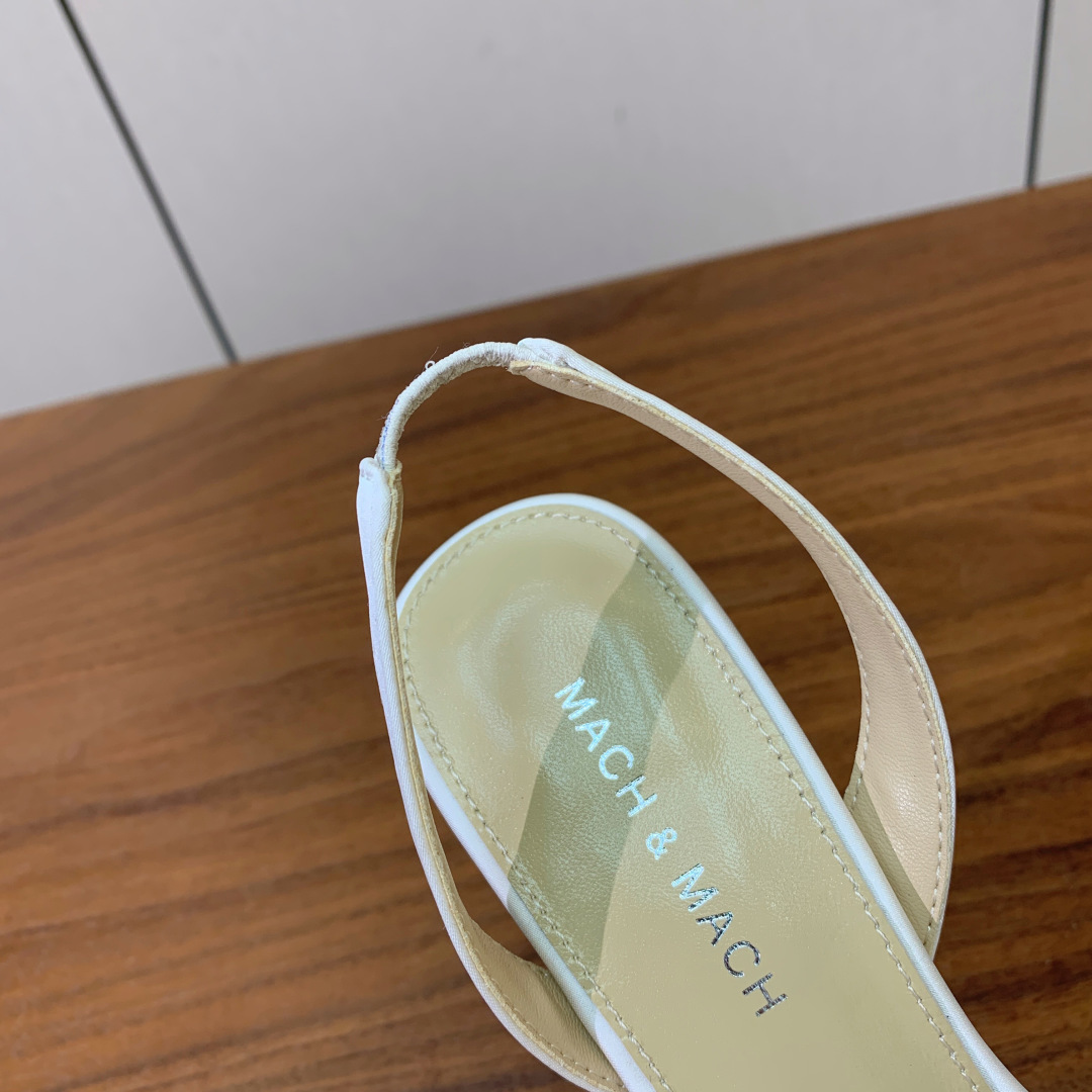 【Mach＆Mach】蝴蝶结蕾丝后空凉鞋。简约气质款式。鞋面蕾丝。羊皮垫脚，真皮大底。有6cm和9cm2