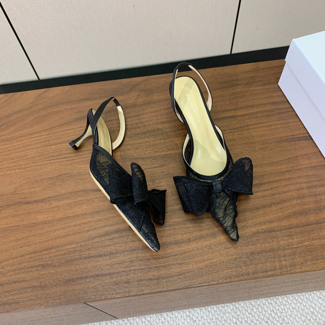 【Mach＆Mach】蝴蝶结蕾丝后空凉鞋。简约气质款式。鞋面蕾丝。羊皮垫脚，真皮大底。有6cm和9cm2