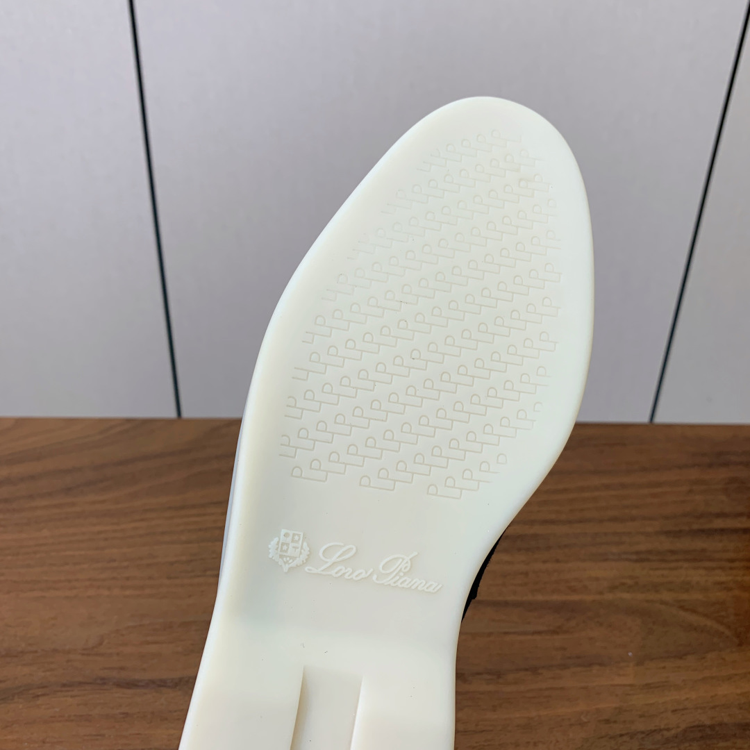 【Loro Piana】锁边包头拖。意大利顶级羊绒复古优雅低调奢华。时尚性与皮料实用性同样兼具依然全网最