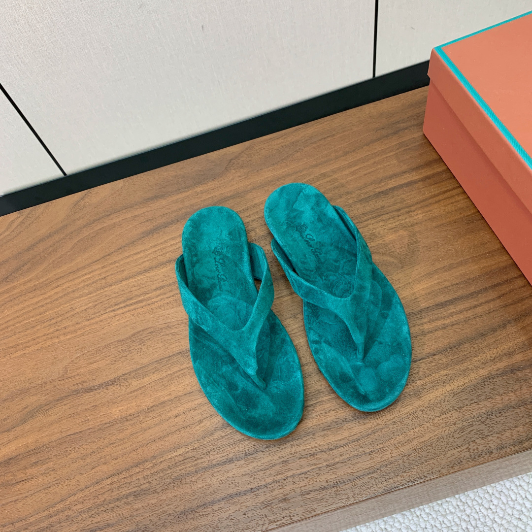 【Loro Piana】情侣款人字拖。意大利顶级羊绒复古优雅低调奢华。时尚性与皮料实用性同样兼具依然全网