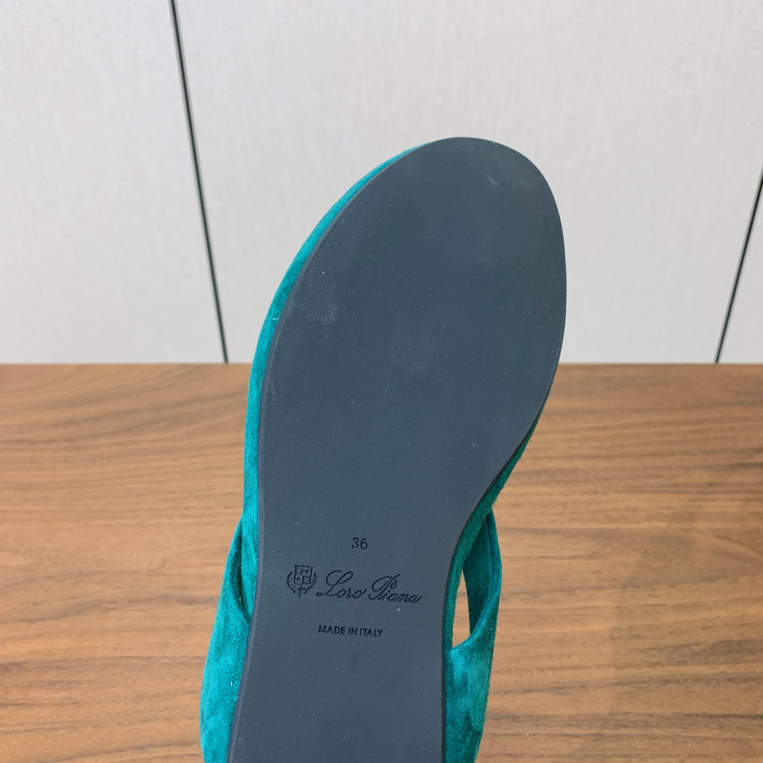 【Loro Piana】情侣款人字拖。意大利顶级羊绒复古优雅低调奢华。时尚性与皮料实用性同样兼具依然全网