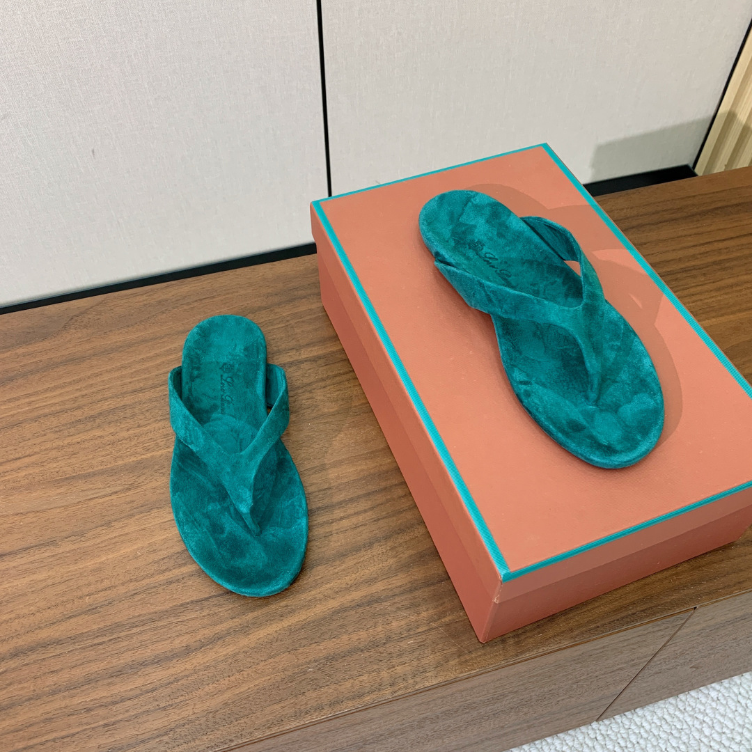 【Loro Piana】情侣款人字拖。意大利顶级羊绒复古优雅低调奢华。时尚性与皮料实用性同样兼具依然全网