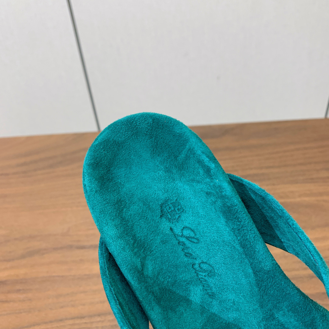 【Loro Piana】情侣款人字拖。意大利顶级羊绒复古优雅低调奢华。时尚性与皮料实用性同样兼具依然全网