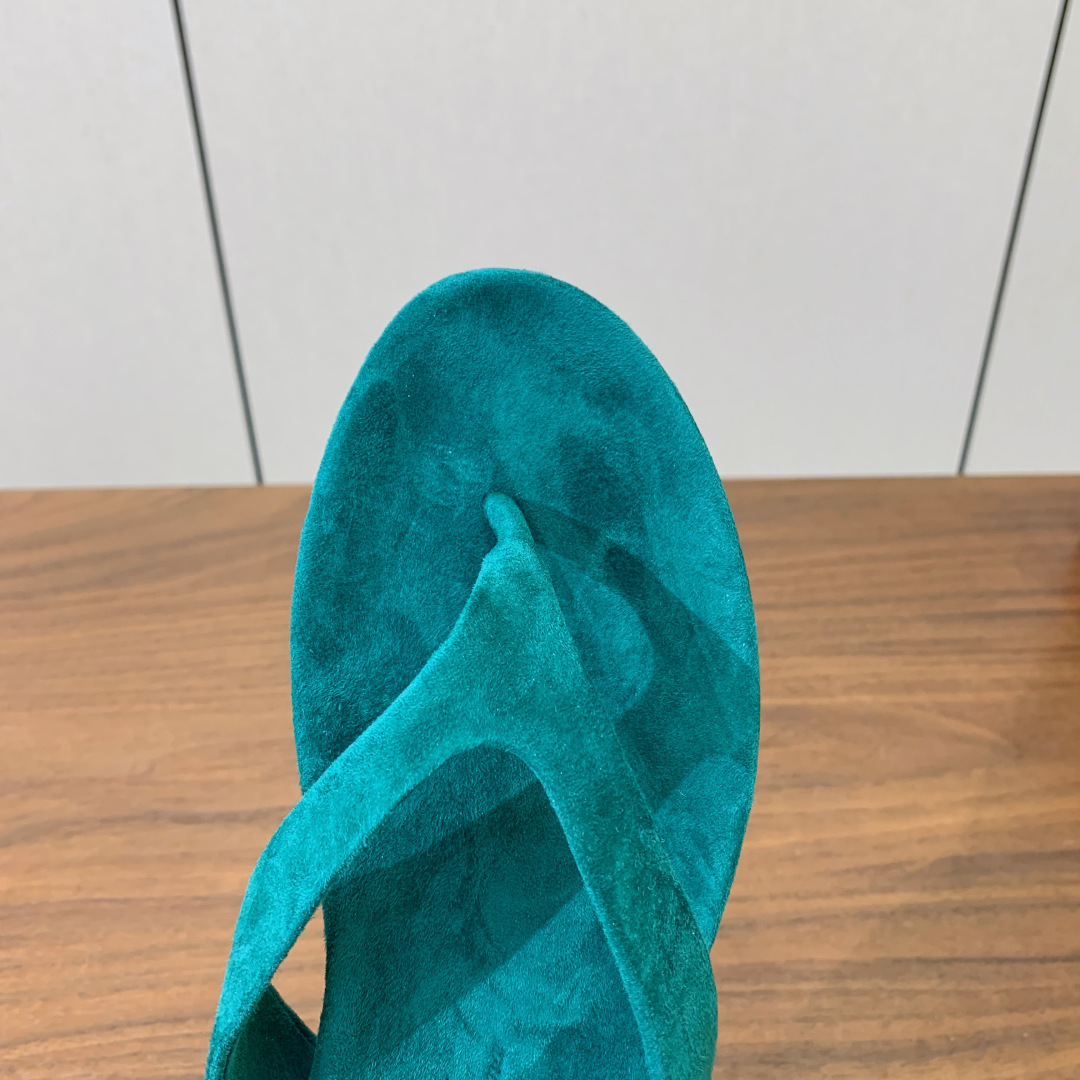 【Loro Piana】情侣款人字拖。意大利顶级羊绒复古优雅低调奢华。时尚性与皮料实用性同样兼具依然全网