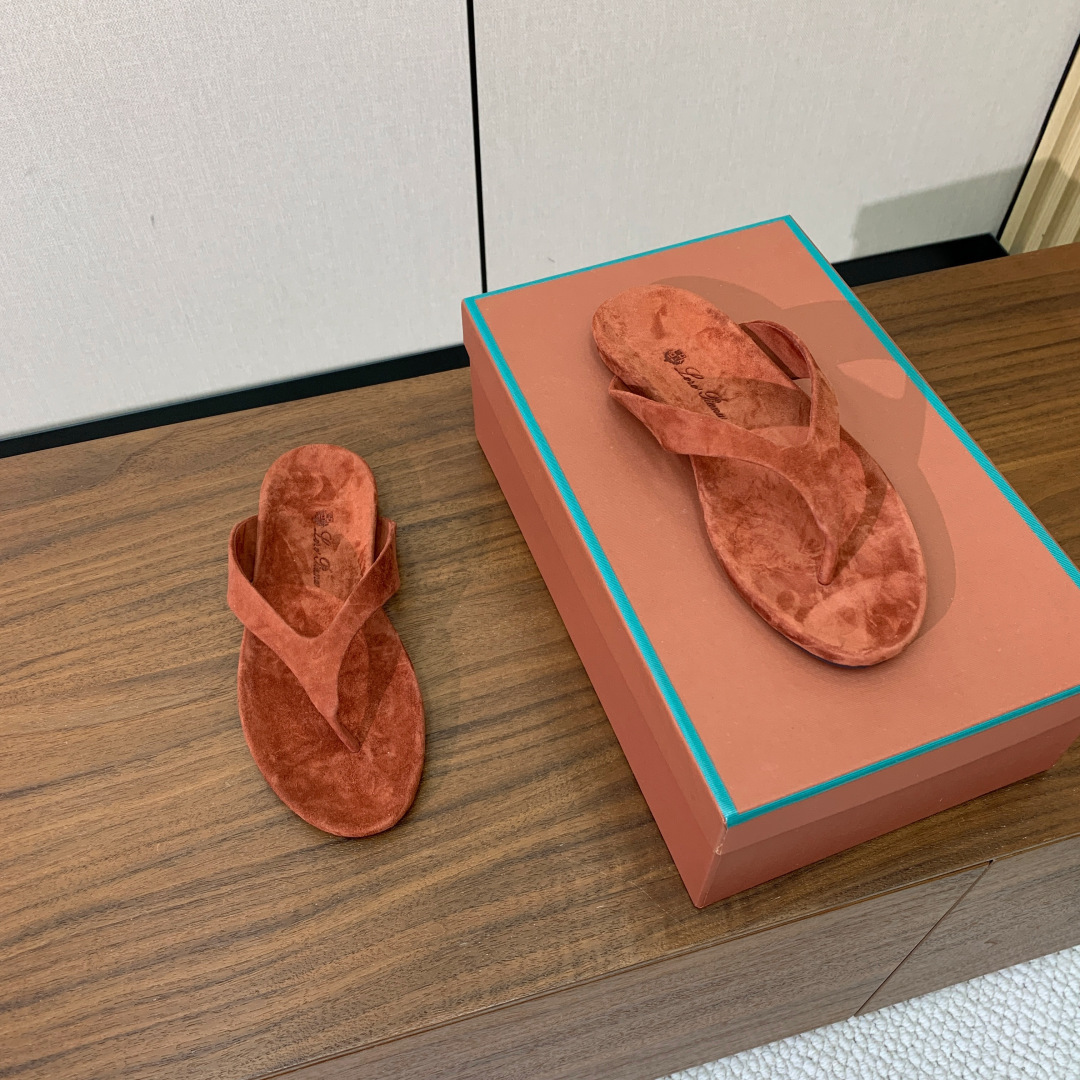 【Loro Piana】情侣款人字拖。意大利顶级羊绒复古优雅低调奢华。时尚性与皮料实用性同样兼具依然全网