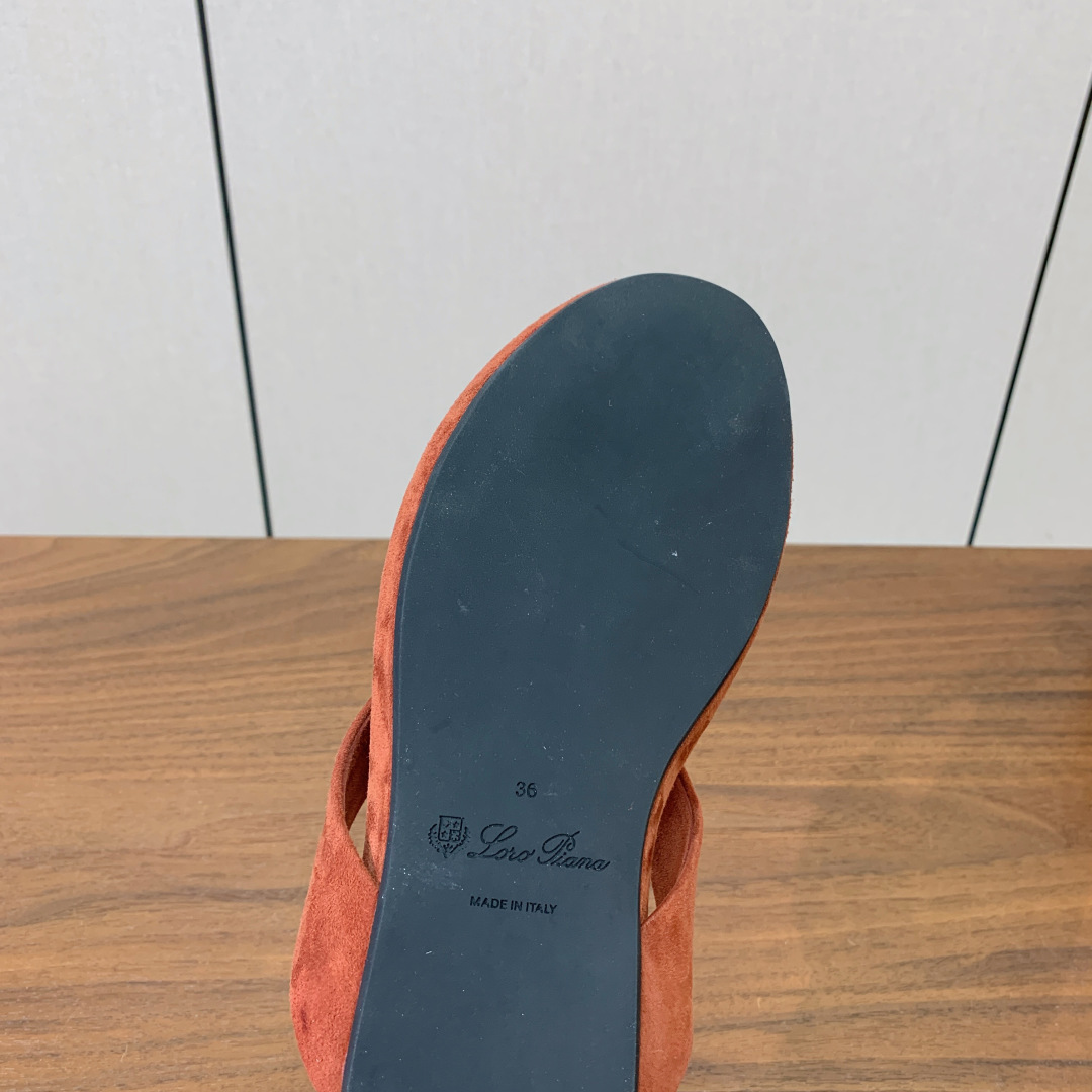 【Loro Piana】情侣款人字拖。意大利顶级羊绒复古优雅低调奢华。时尚性与皮料实用性同样兼具依然全网
