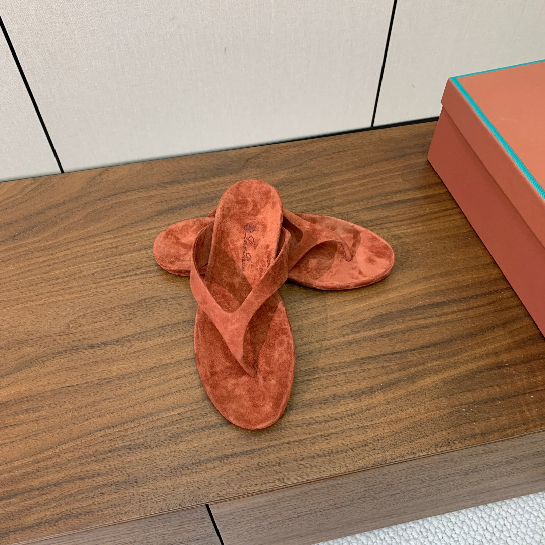 【Loro Piana】情侣款人字拖。意大利顶级羊绒复古优雅低调奢华。时尚性与皮料实用性同样兼具依然全网