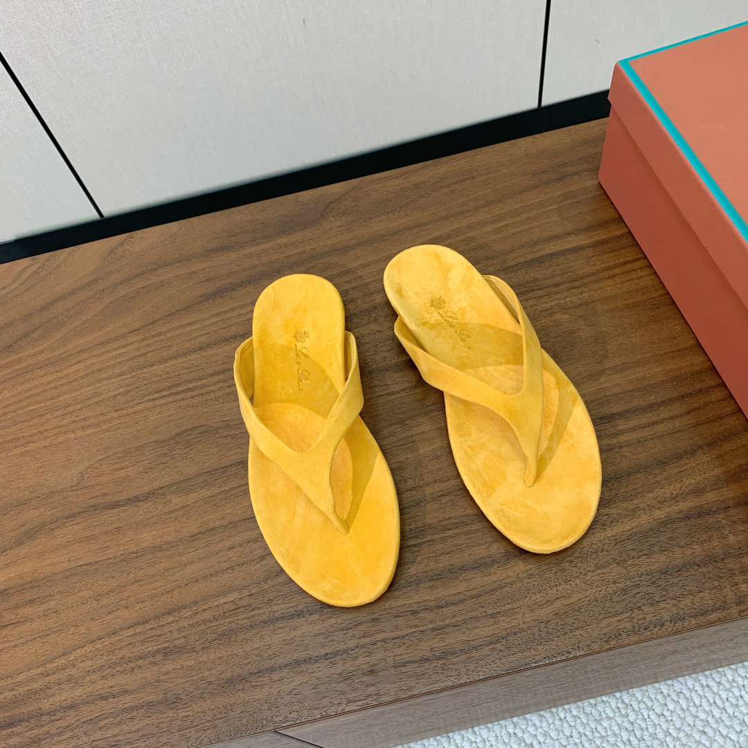 【Loro Piana】情侣款人字拖。意大利顶级羊绒复古优雅低调奢华。时尚性与皮料实用性同样兼具依然全网