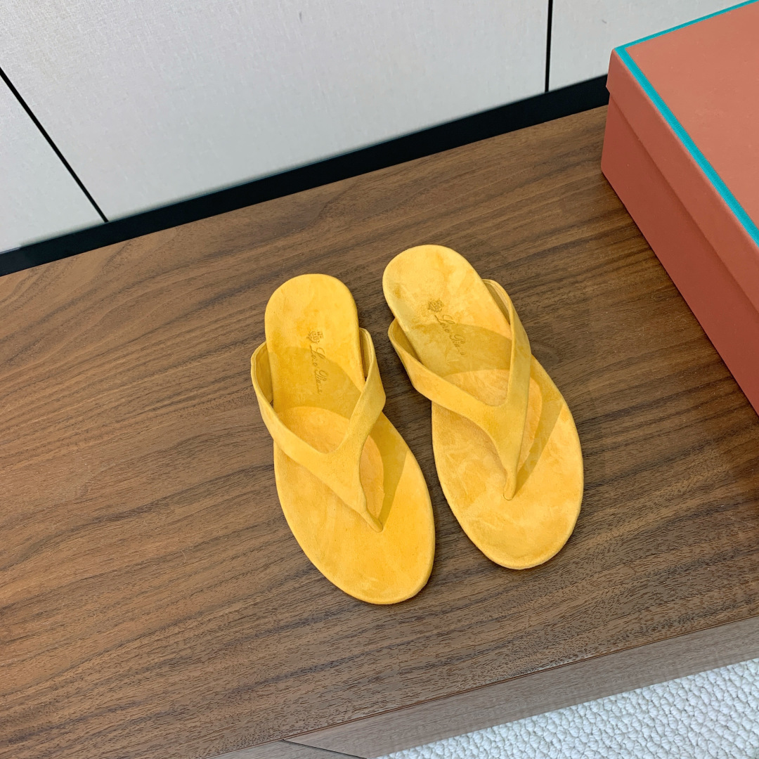 【Loro Piana】情侣款人字拖。意大利顶级羊绒复古优雅低调奢华。时尚性与皮料实用性同样兼具依然全网