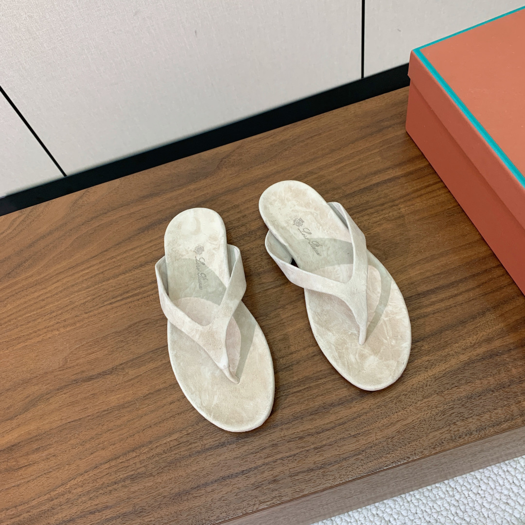 【Loro Piana】情侣款人字拖。意大利顶级羊绒复古优雅低调奢华。时尚性与皮料实用性同样兼具依然全网