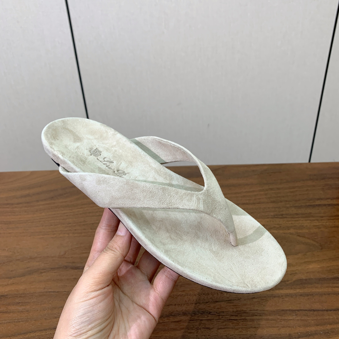 【Loro Piana】情侣款人字拖。意大利顶级羊绒复古优雅低调奢华。时尚性与皮料实用性同样兼具依然全网