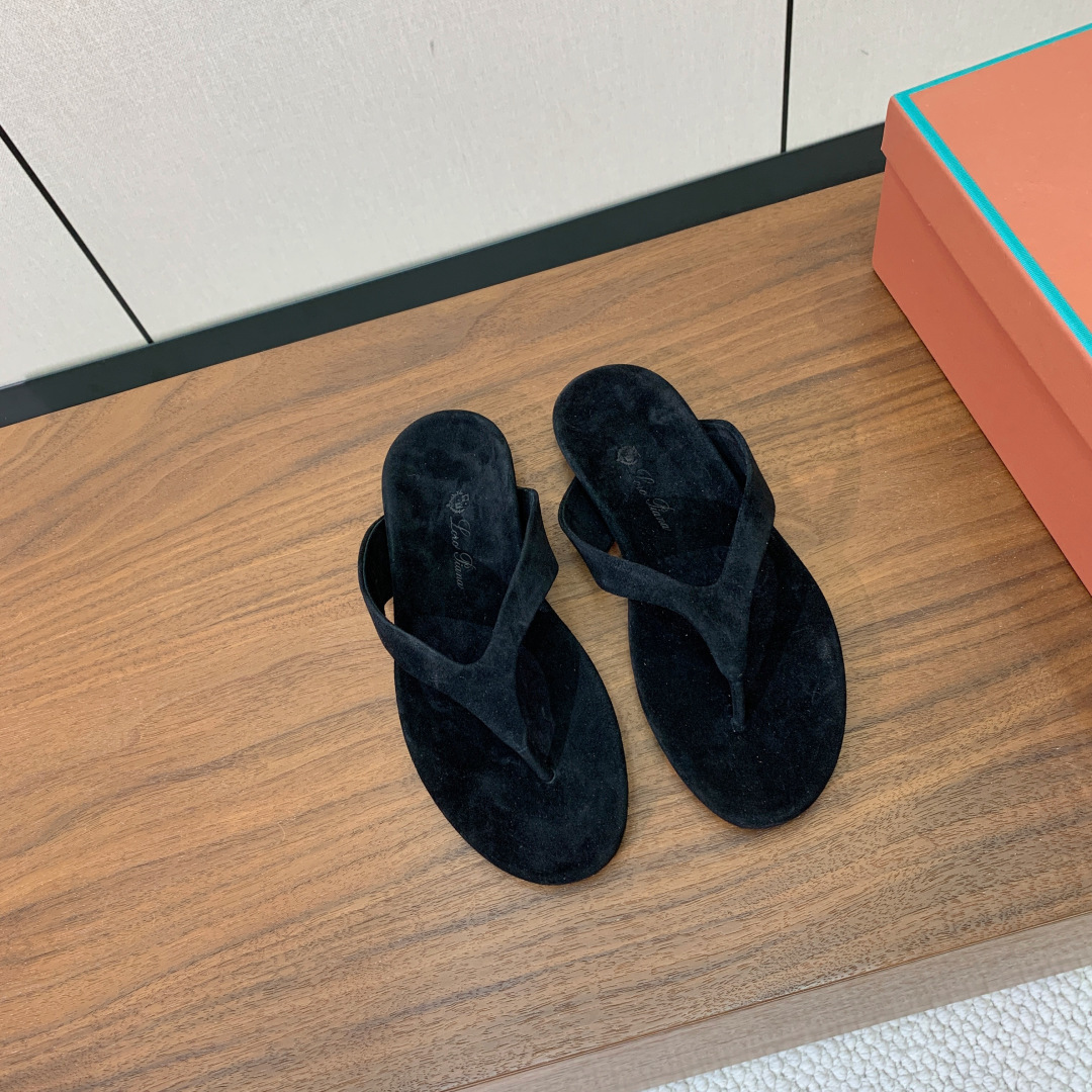 【Loro Piana】情侣款人字拖。意大利顶级羊绒复古优雅低调奢华。时尚性与皮料实用性同样兼具依然全网