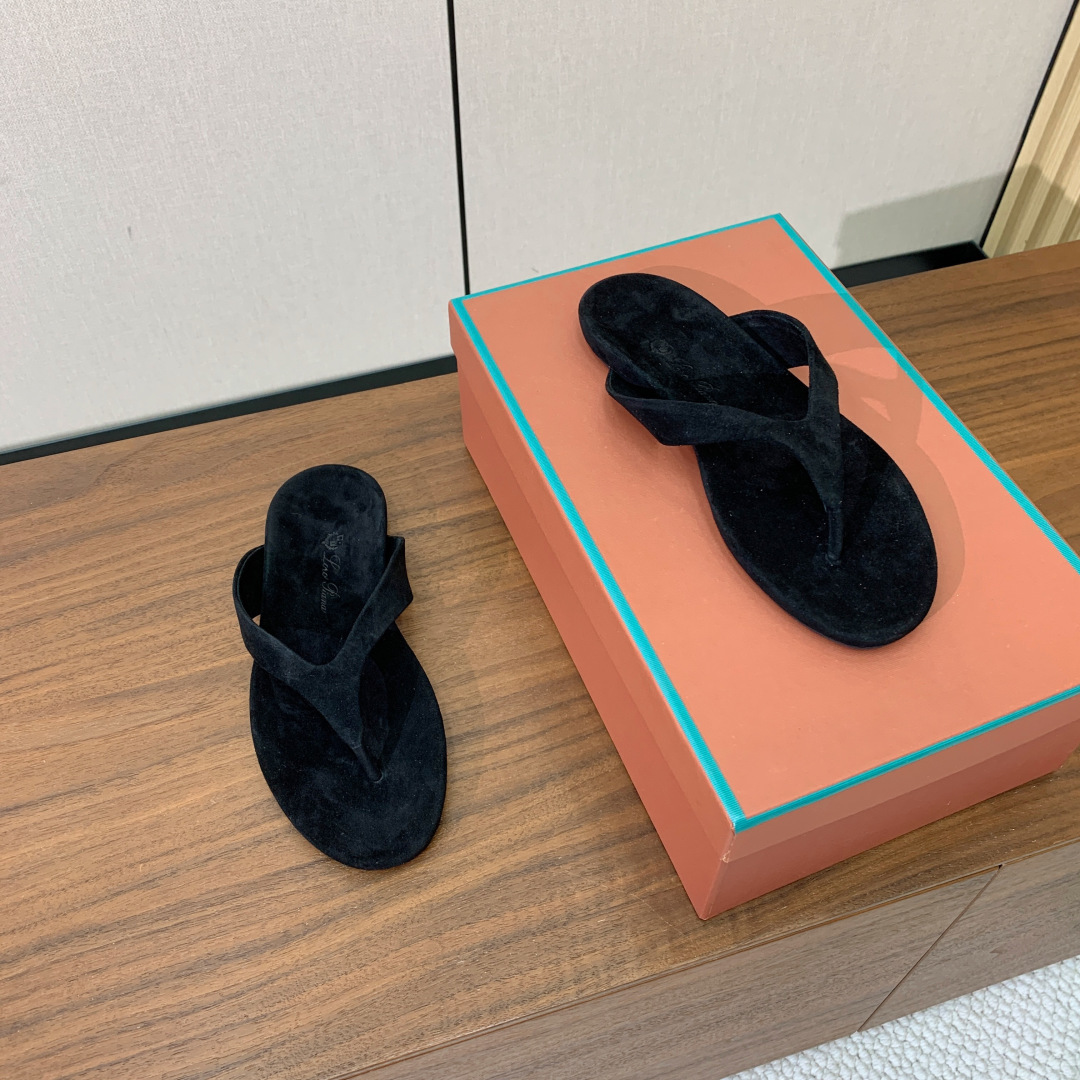 【Loro Piana】情侣款人字拖。意大利顶级羊绒复古优雅低调奢华。时尚性与皮料实用性同样兼具依然全网