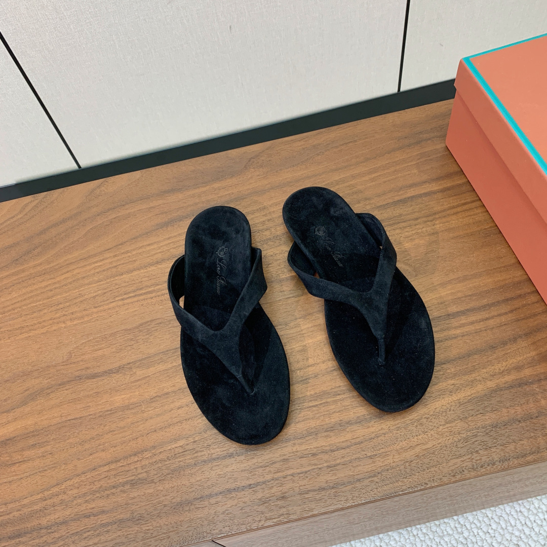 【Loro Piana】情侣款人字拖。意大利顶级羊绒复古优雅低调奢华。时尚性与皮料实用性同样兼具依然全网