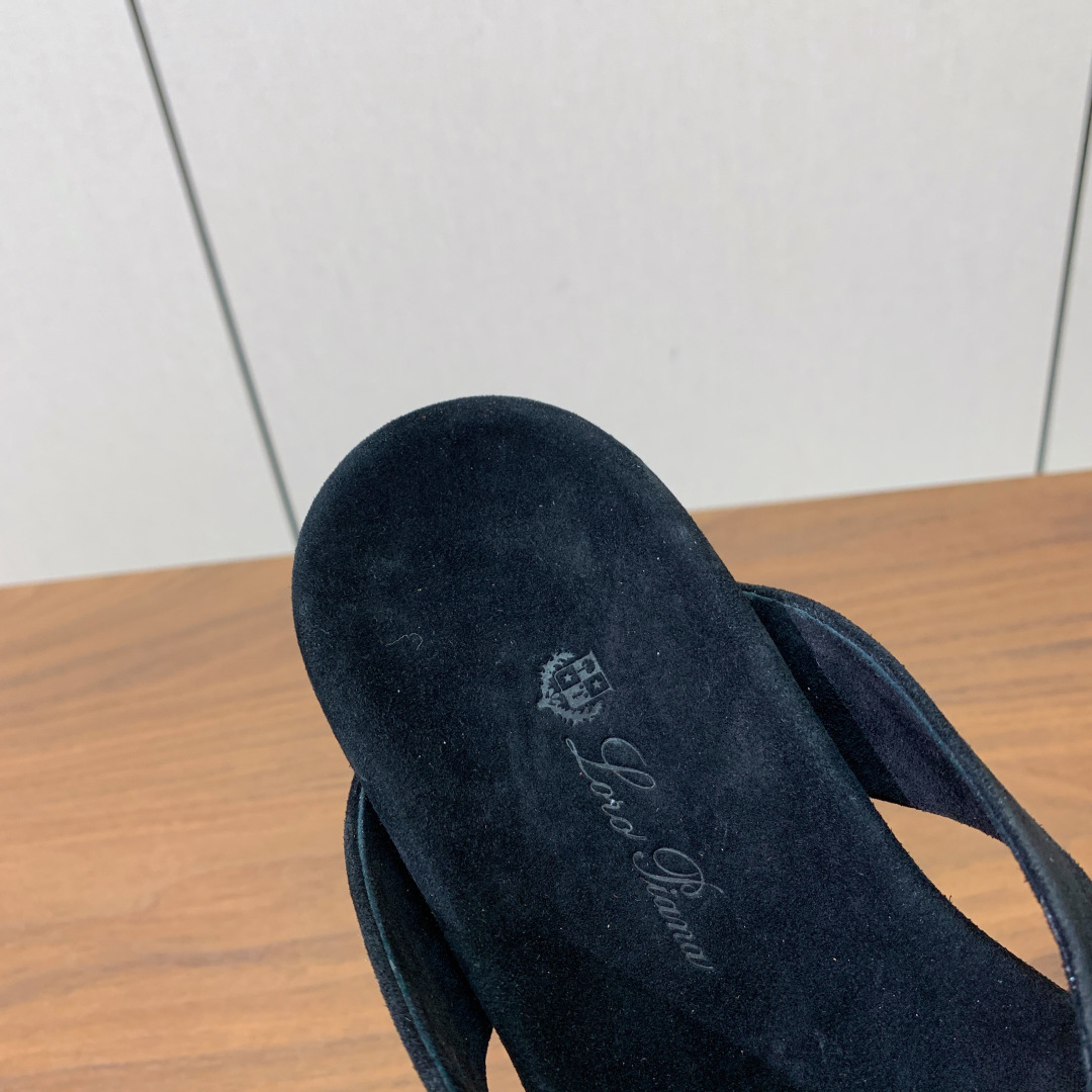 【Loro Piana】情侣款人字拖。意大利顶级羊绒复古优雅低调奢华。时尚性与皮料实用性同样兼具依然全网