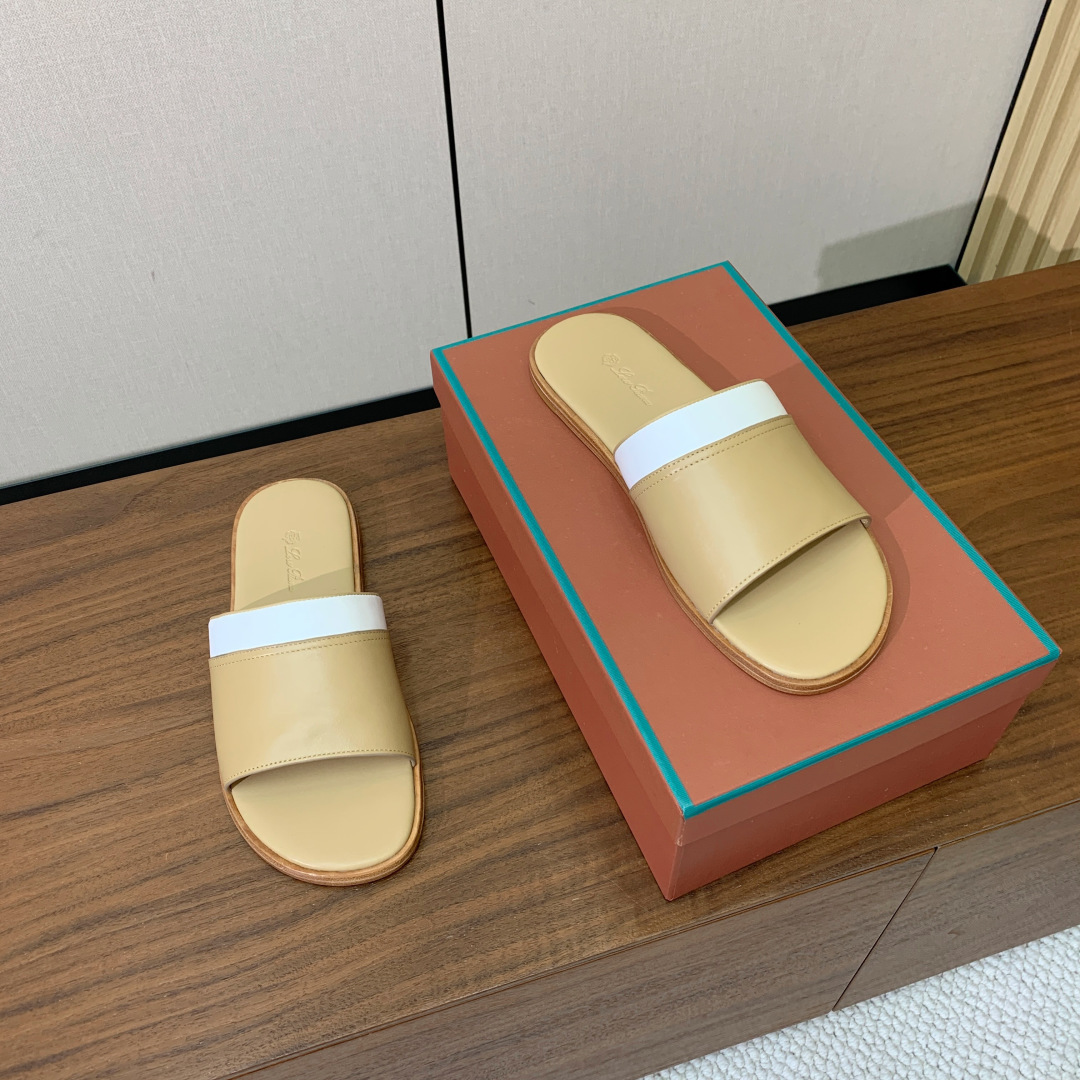【Loro Piana】男款拖鞋。时尚性与皮料实用性同样兼具依然全网最高品质。鞋面牛皮（非市面超纤）羊皮