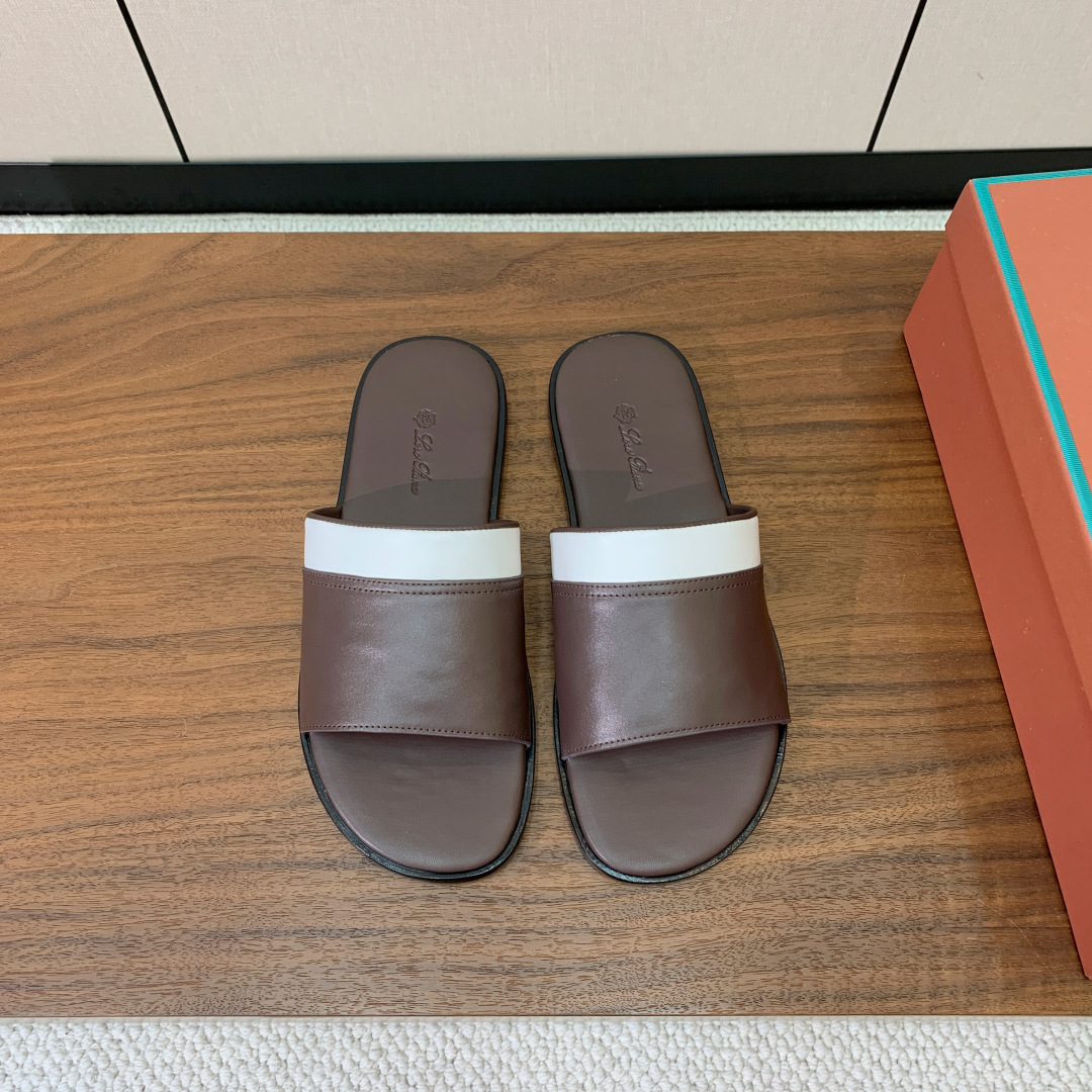 【Loro Piana】男款拖鞋。时尚性与皮料实用性同样兼具依然全网最高品质。鞋面牛皮（非市面超纤）羊皮