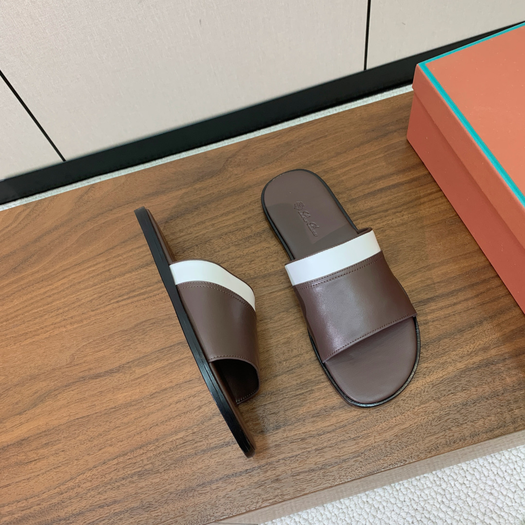 【Loro Piana】男款拖鞋。时尚性与皮料实用性同样兼具依然全网最高品质。鞋面牛皮（非市面超纤）羊皮