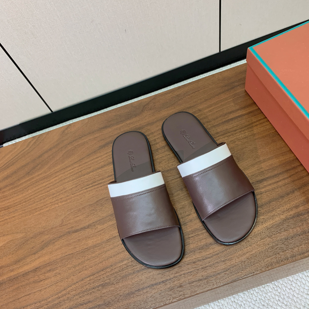 【Loro Piana】男款拖鞋。时尚性与皮料实用性同样兼具依然全网最高品质。鞋面牛皮（非市面超纤）羊皮
