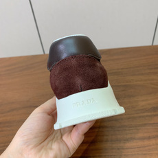 【Prad*】情侣款复古运动鞋。上脚非常舒适。鞋面牛反绒拼接定制网面。羊皮垫脚。定制橡胶大底。 码数:女 【Prad*】情侣款复古运动鞋。上脚非常舒适。鞋面牛反绒拼接定制网面。羊皮垫脚。定制橡胶大底。 码数:女