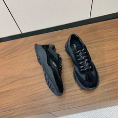 【Prad*】情侣款复古运动鞋。上脚非常舒适。鞋面牛反绒拼接定制网面。羊皮垫脚。定制橡胶大底。 码数:女 【Prad*】情侣款复古运动鞋。上脚非常舒适。鞋面牛反绒拼接定制网面。羊皮垫脚。定制橡胶大底。 码数:女