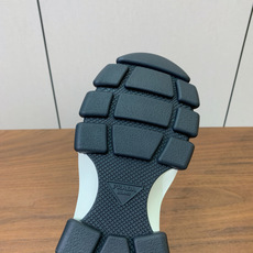 【Prad*】情侣款复古运动鞋。上脚非常舒适。鞋面牛反绒拼接定制网面。羊皮垫脚。定制橡胶大底。 码数:女 【Prad*】情侣款复古运动鞋。上脚非常舒适。鞋面牛反绒拼接定制网面。羊皮垫脚。定制橡胶大底。 码数:女