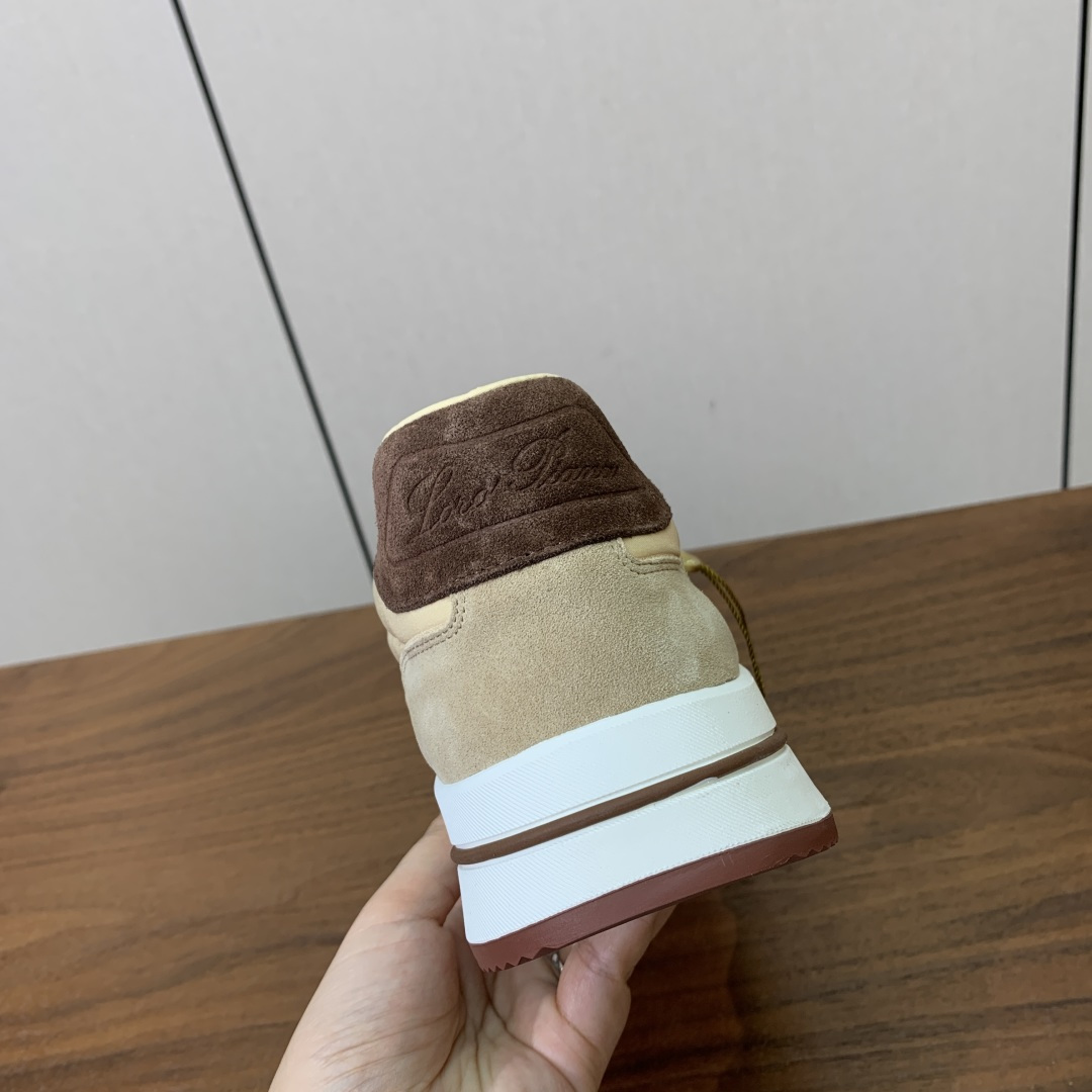 【Loro Piana】情侣款休闲运动鞋。简约时尚，鞋面采用牛反绒拼布。羊皮垫脚。定制橡胶底。码数：女3