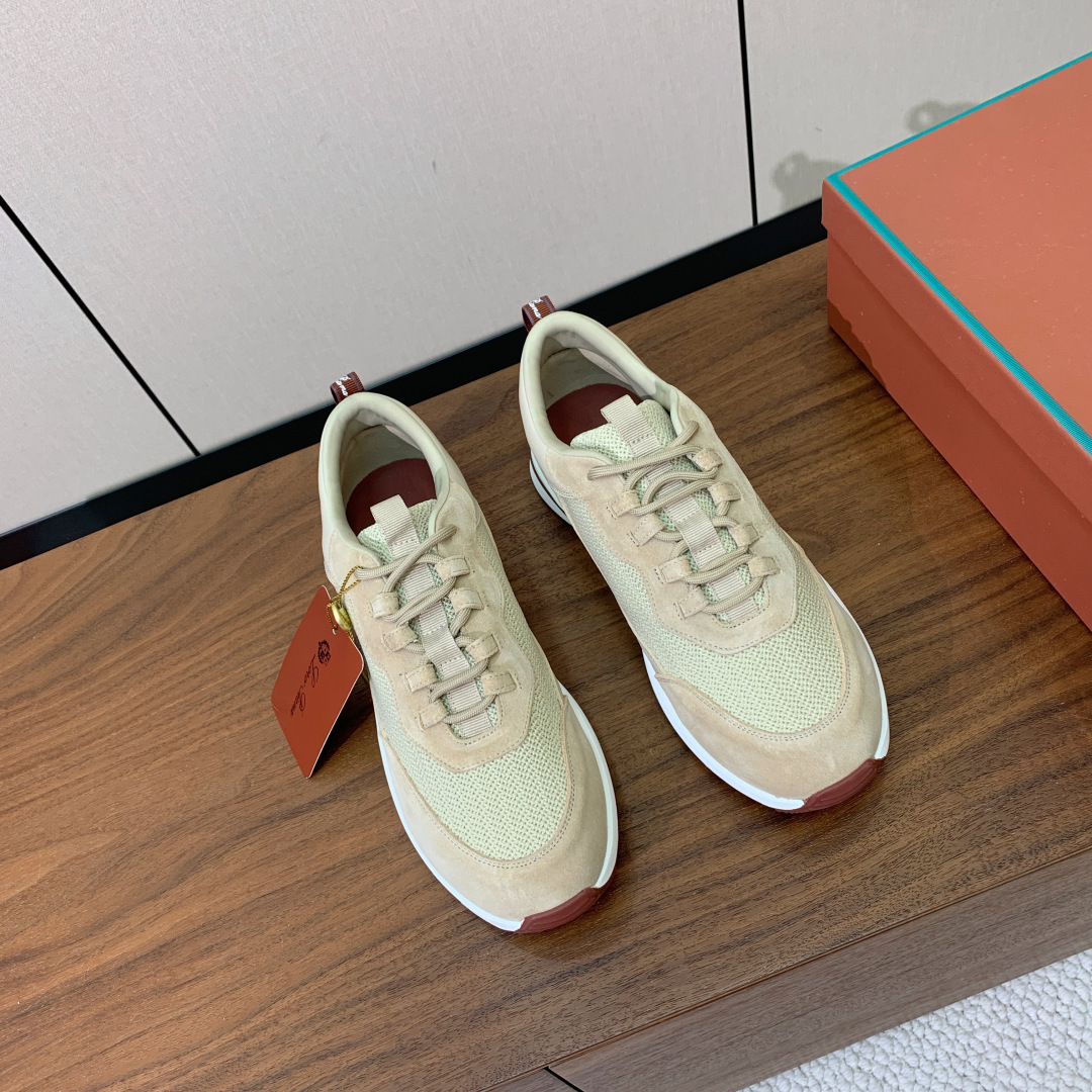 【Loro Piana】情侣款休闲运动鞋。简约时尚，鞋面采用牛反绒拼网面。羊皮垫脚。定制橡胶底。码数：女