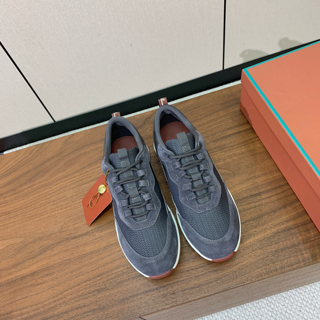 【Loro Piana】情侣款休闲运动鞋。简约时尚，鞋面采用牛反绒拼网面。羊皮垫脚。定制橡胶底。码数：女