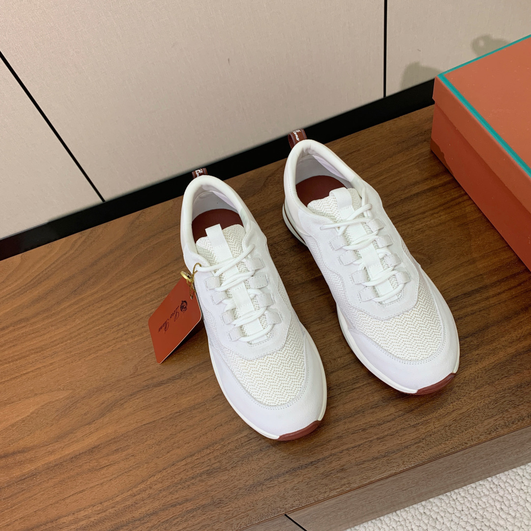 【Loro Piana】情侣款休闲运动鞋。简约时尚，鞋面采用牛反绒拼网面。羊皮垫脚。定制橡胶底。码数：女