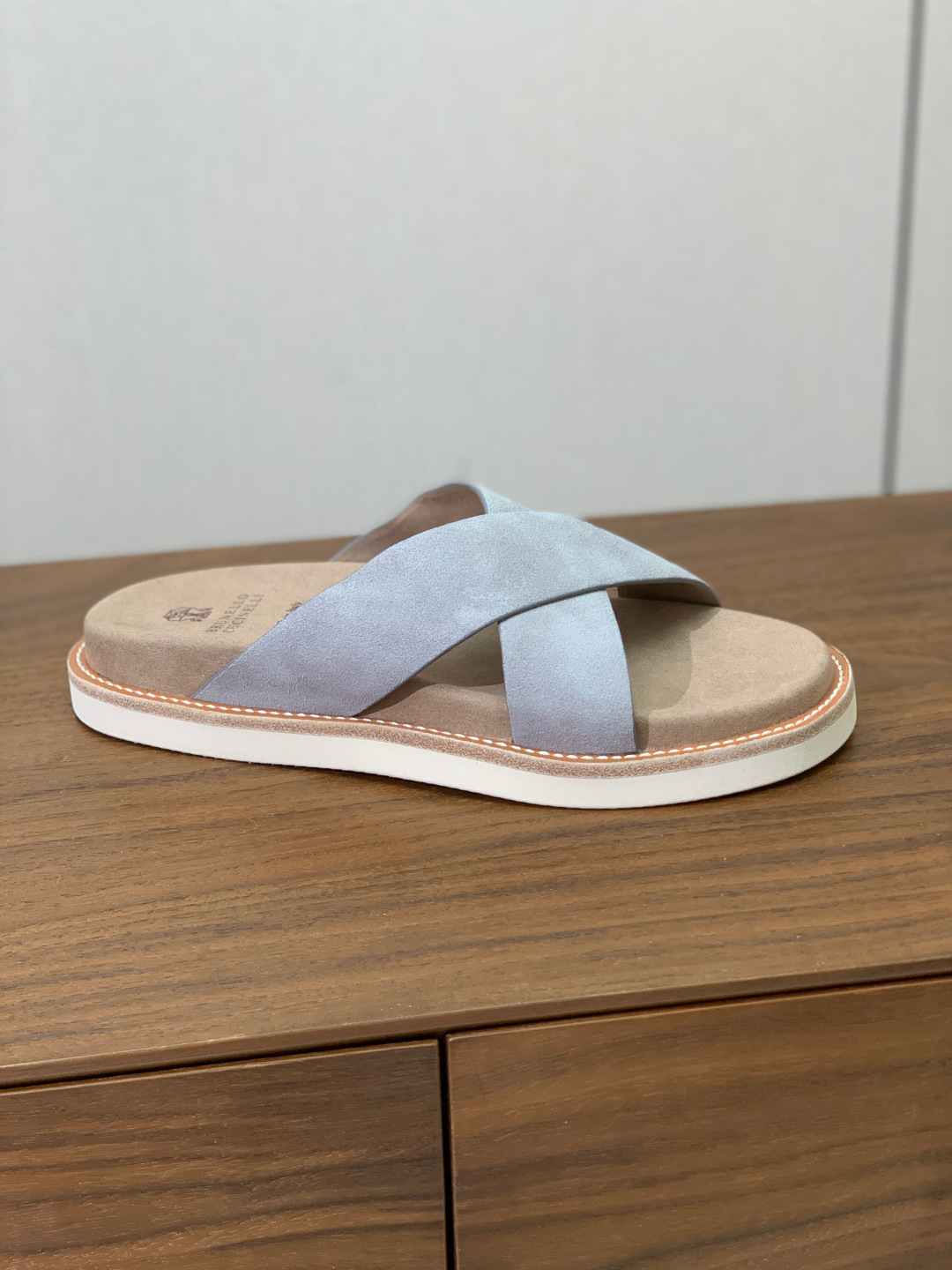【BRUNELL* CUCINELL*】情侣款拖鞋。鞋面进口环保牛绒，定制橡胶大底。真皮沿条。码数：女：