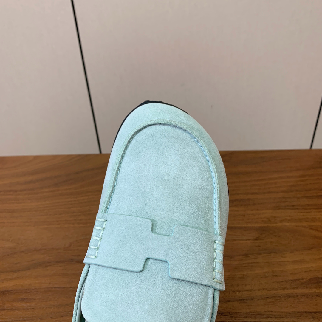 【Herm*s】包头拖。上脚简直太舒服了！憨厚又可爱！鞋面牛皮、羊京。原版大底。码数：35-40（40定