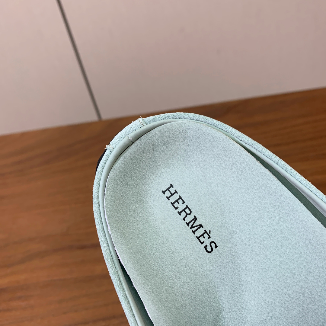 【Herm*s】包头拖。上脚简直太舒服了！憨厚又可爱！鞋面牛皮、羊京。原版大底。码数：35-40（40定