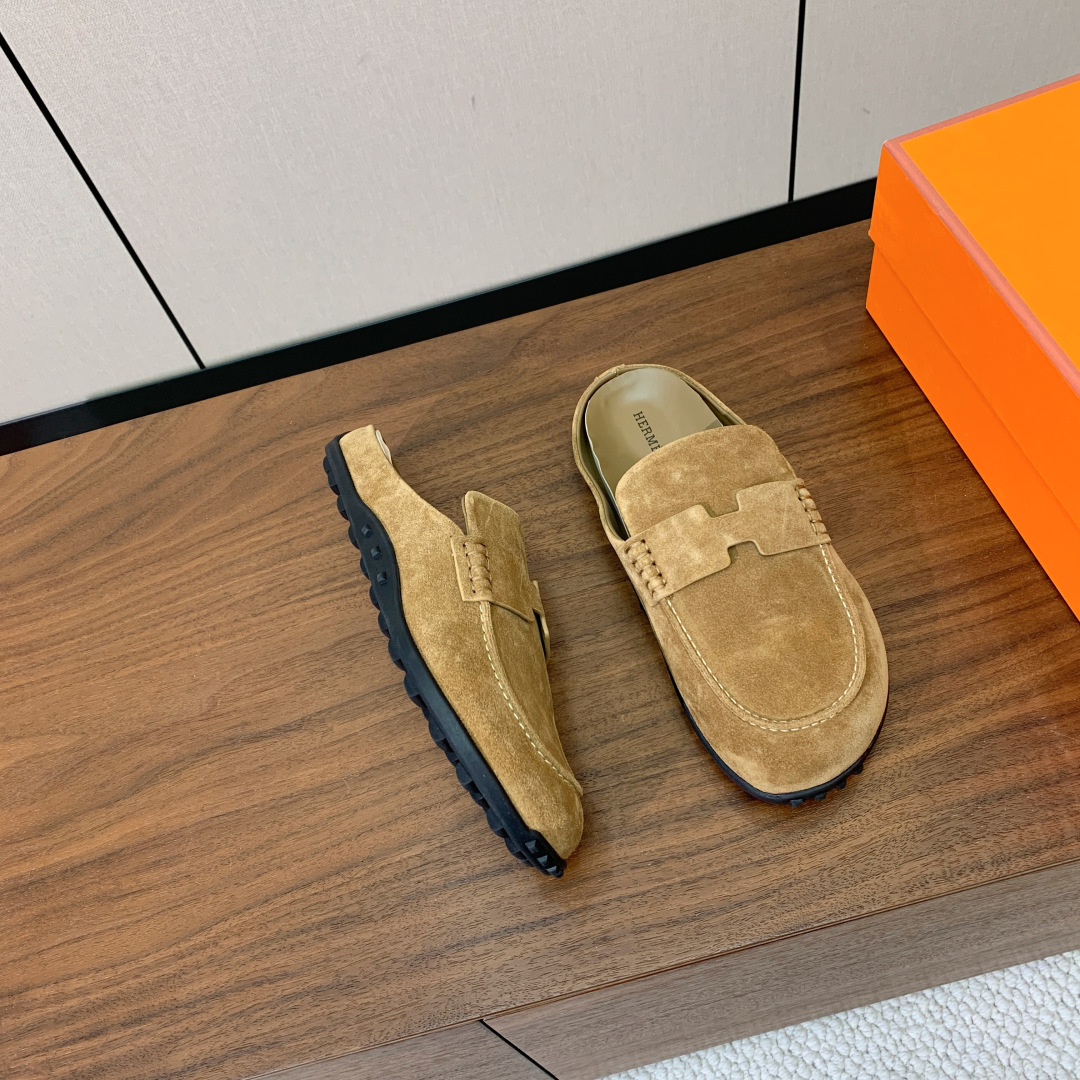 【Herm*s】包头拖。上脚简直太舒服了！憨厚又可爱！鞋面牛皮、羊京。原版大底。码数：35-40（40定