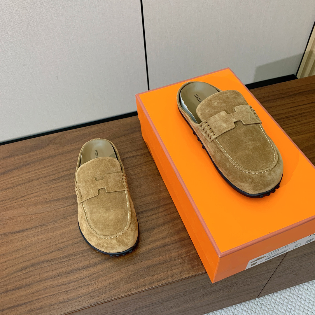 【Herm*s】包头拖。上脚简直太舒服了！憨厚又可爱！鞋面牛皮、羊京。原版大底。码数：35-40（40定