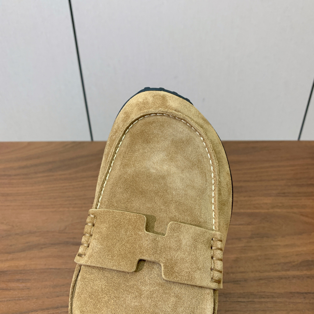 【Herm*s】包头拖。上脚简直太舒服了！憨厚又可爱！鞋面牛皮、羊京。原版大底。码数：35-40（40定