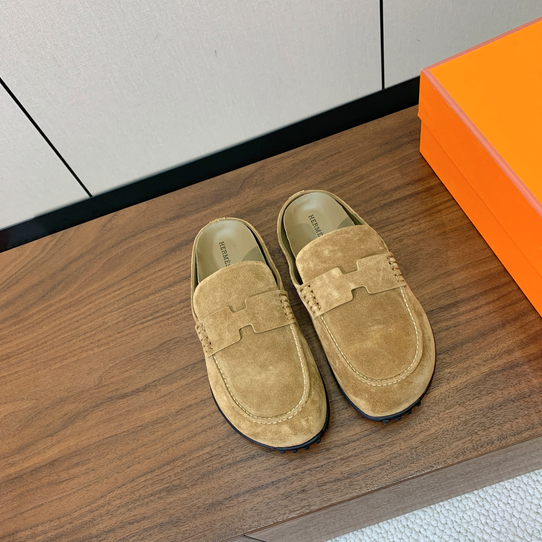 【Herm*s】包头拖。上脚简直太舒服了！憨厚又可爱！鞋面牛皮、羊京。原版大底。码数：35-40（40定