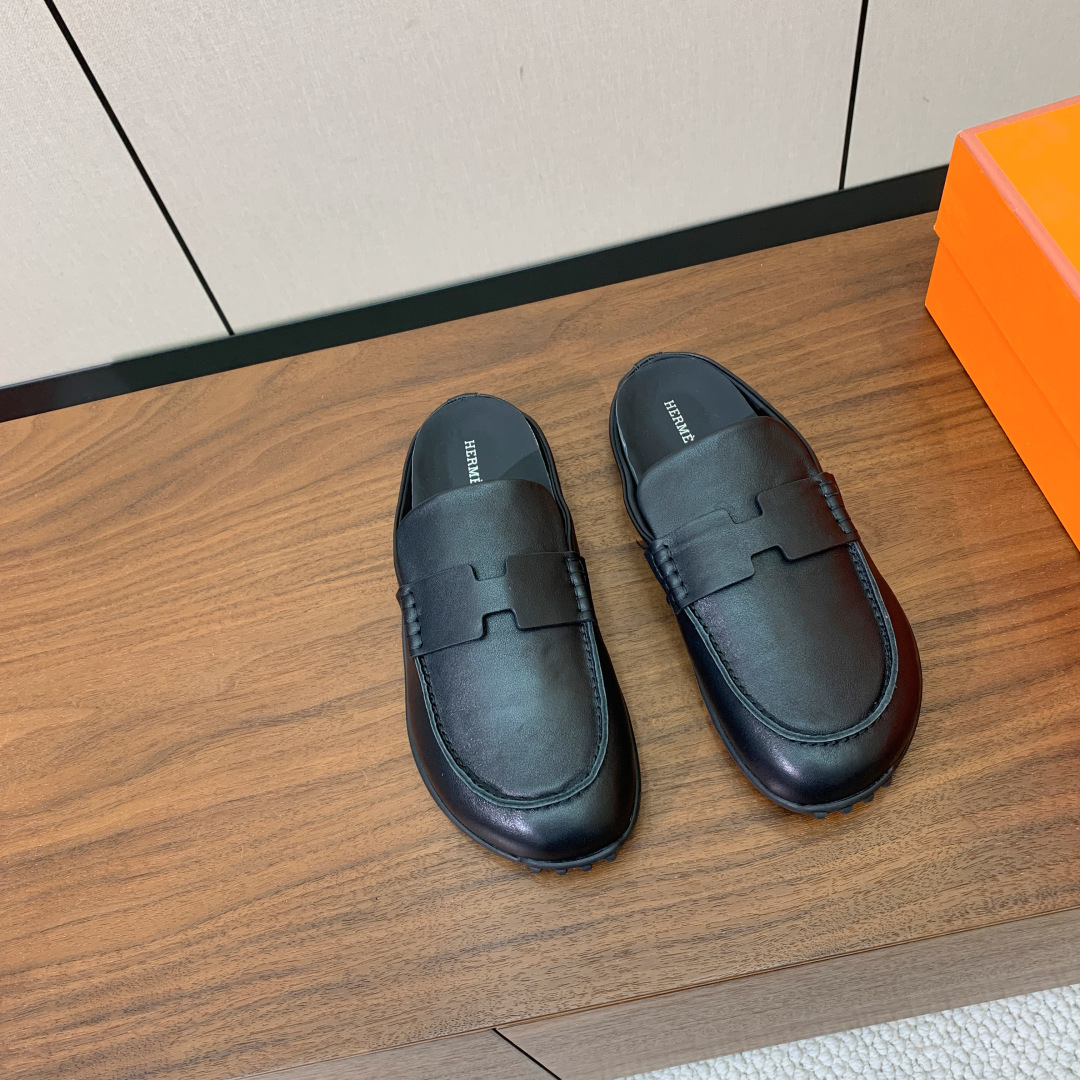 【Herm*s】包头拖。上脚简直太舒服了！憨厚又可爱！鞋面牛皮、羊京。原版大底。码数：35-40（40定