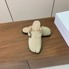 【Maison Margie*a】金属皮带扣分趾半拖勃肯鞋。设计简单、奢华的质感让你爱不释手 不想满大 【Maison Margie*a】金属皮带扣分趾半拖勃肯鞋。设计简单、奢华的质感让你爱不释手 不想满大