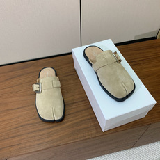 【Maison Margie*a】金属皮带扣分趾半拖勃肯鞋。设计简单、奢华的质感让你爱不释手 不想满大 【Maison Margie*a】金属皮带扣分趾半拖勃肯鞋。设计简单、奢华的质感让你爱不释手 不想满大