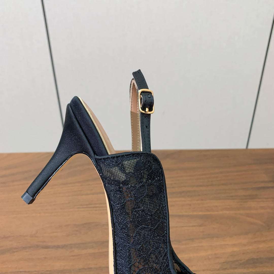 【Malone Souliers】蕾丝后空凉鞋。鞋面定制蕾丝，羊皮垫脚。进口真皮大底。跟高8.5cm码数