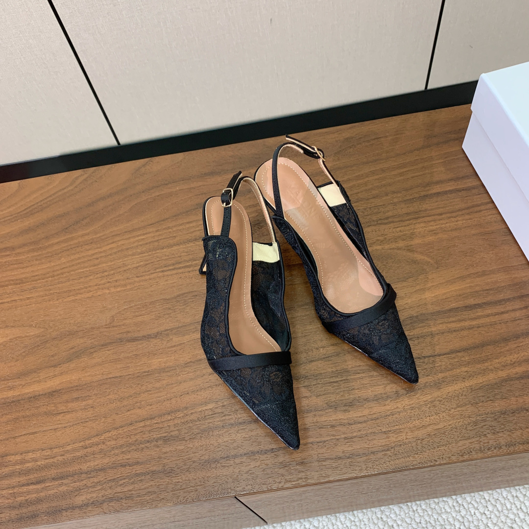 【Malone Souliers】蕾丝后空凉鞋。鞋面定制蕾丝，羊皮垫脚。进口真皮大底。跟高8.5cm码数