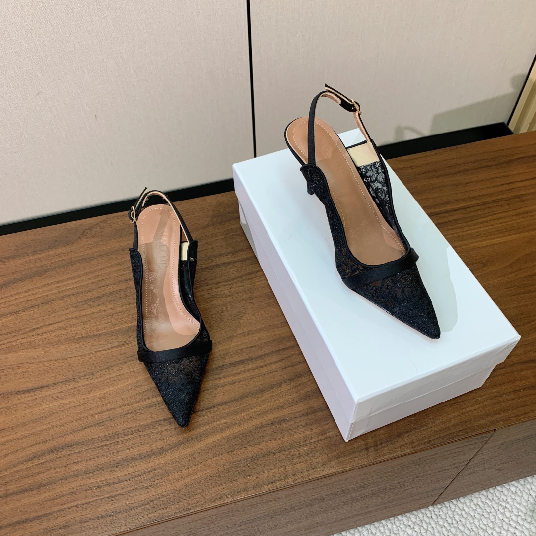 【Malone Souliers】蕾丝后空凉鞋。鞋面定制蕾丝，羊皮垫脚。进口真皮大底。跟高8.5cm码数