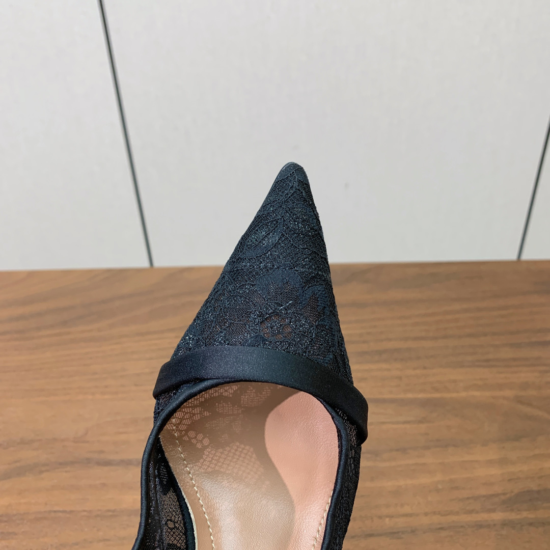 【Malone Souliers】蕾丝后空凉鞋。鞋面定制蕾丝，羊皮垫脚。进口真皮大底。跟高8.5cm码数