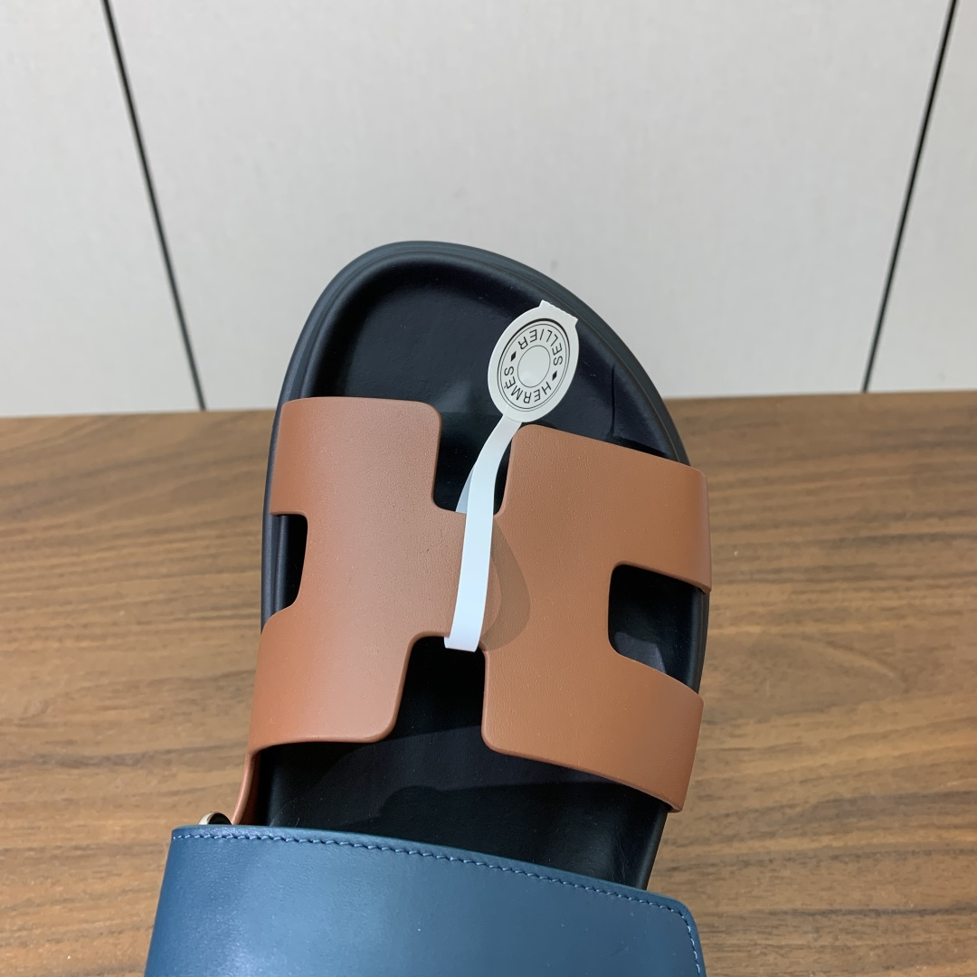 【Herm*s】顶级版本情侣款二舅拖。鞋面进口牛皮、羊京皮、掌纹皮。进口羊皮里，Tpu防滑耐磨大底。原版