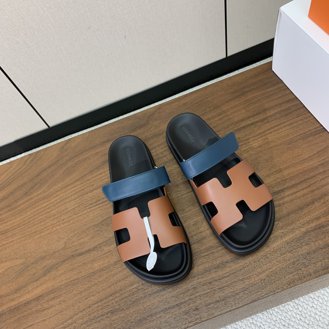 【Herm*s】顶级版本情侣款二舅拖。鞋面进口牛皮、羊京皮、掌纹皮。进口羊皮里，Tpu防滑耐磨大底。原版