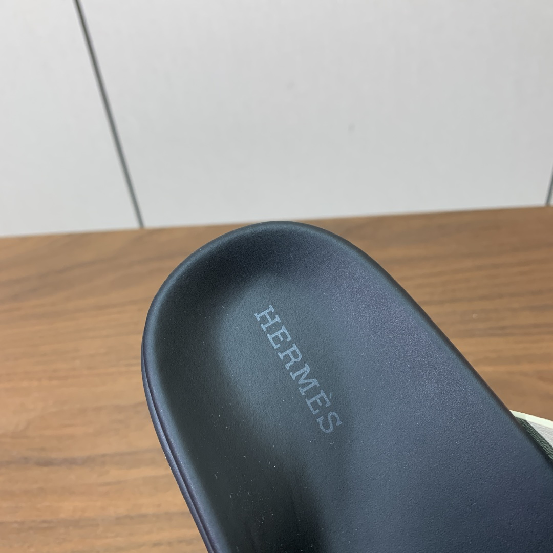 【Herm*s】顶级版本情侣款二舅拖。鞋面进口牛皮、羊京皮、掌纹皮。进口羊皮里，Tpu防滑耐磨大底。原版