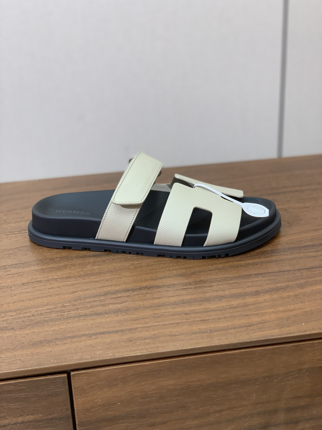 【Herm*s】顶级版本情侣款二舅拖。鞋面进口牛皮、羊京皮、掌纹皮。进口羊皮里，Tpu防滑耐磨大底。原版