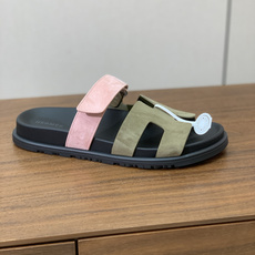 【Herm*s】顶级版本情侣款二舅拖。鞋面进口牛皮、羊京皮、掌纹皮。进口羊皮里,Tpu防滑耐磨大底。原版 【Herm*s】顶级版本情侣款二舅拖。鞋面进口牛皮、羊京皮、掌纹皮。进口羊皮里,Tpu防滑耐磨大底。原版