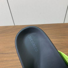 【Herm*s】顶级版本情侣款二舅拖。鞋面进口牛皮、羊京皮、掌纹皮。进口羊皮里,Tpu防滑耐磨大底。原版 【Herm*s】顶级版本情侣款二舅拖。鞋面进口牛皮、羊京皮、掌纹皮。进口羊皮里,Tpu防滑耐磨大底。原版